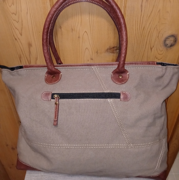 NWT Mona B Shoulder Bag - Picture 2 of 6